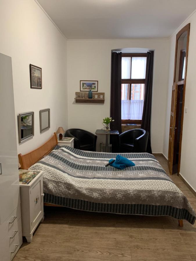 Anna Apartman Papa Bagian luar foto